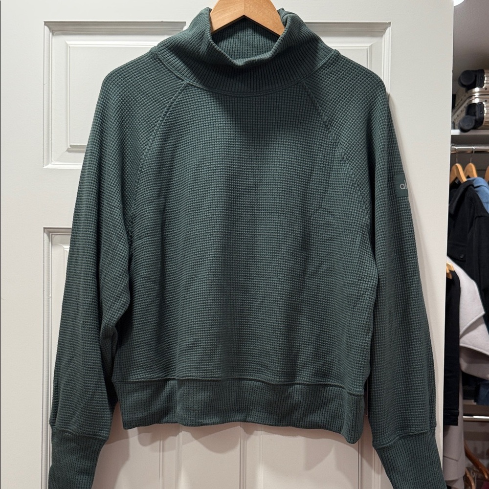 Alo Yoga NWT Clover Green Waffle Weekend Mock Neck Long Sleeve
